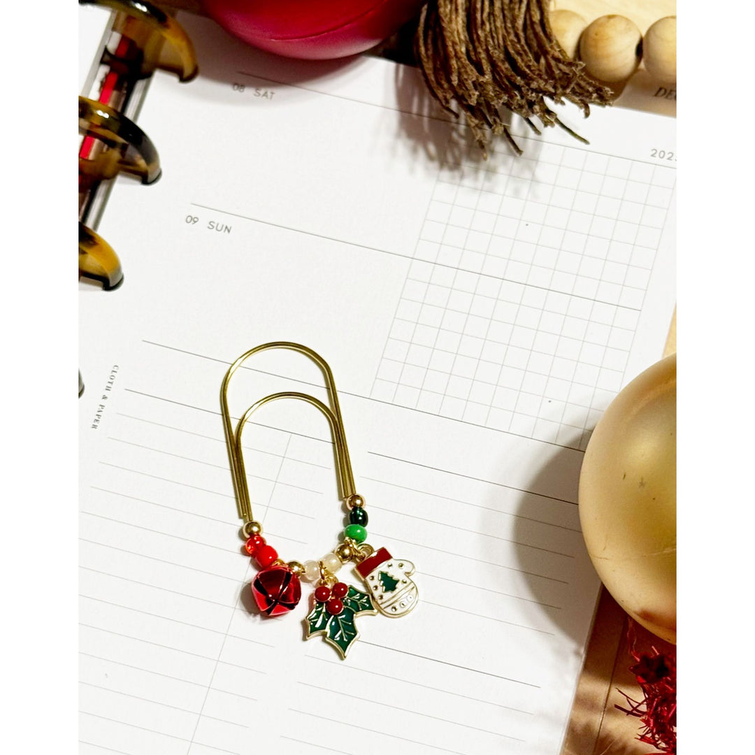 The Holiday Cheer Edit